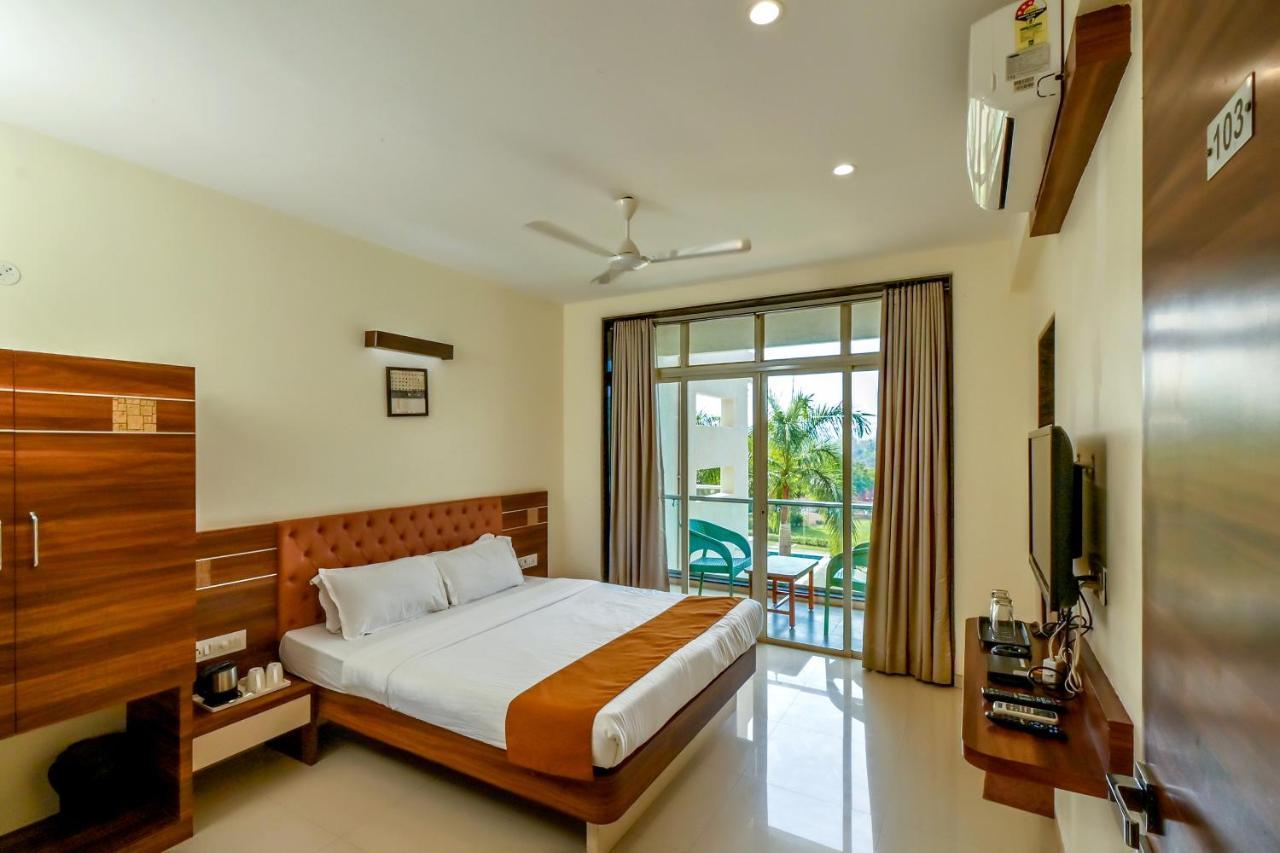 Hotel Sadhana Executive Dapoli Ngoại thất bức ảnh