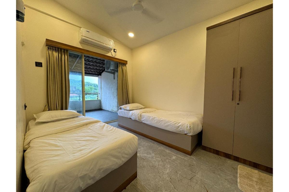 Hotel Sadhana Executive Dapoli Ngoại thất bức ảnh