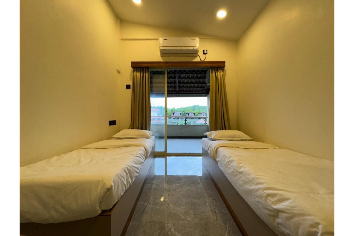 Hotel Sadhana Executive Dapoli Ngoại thất bức ảnh