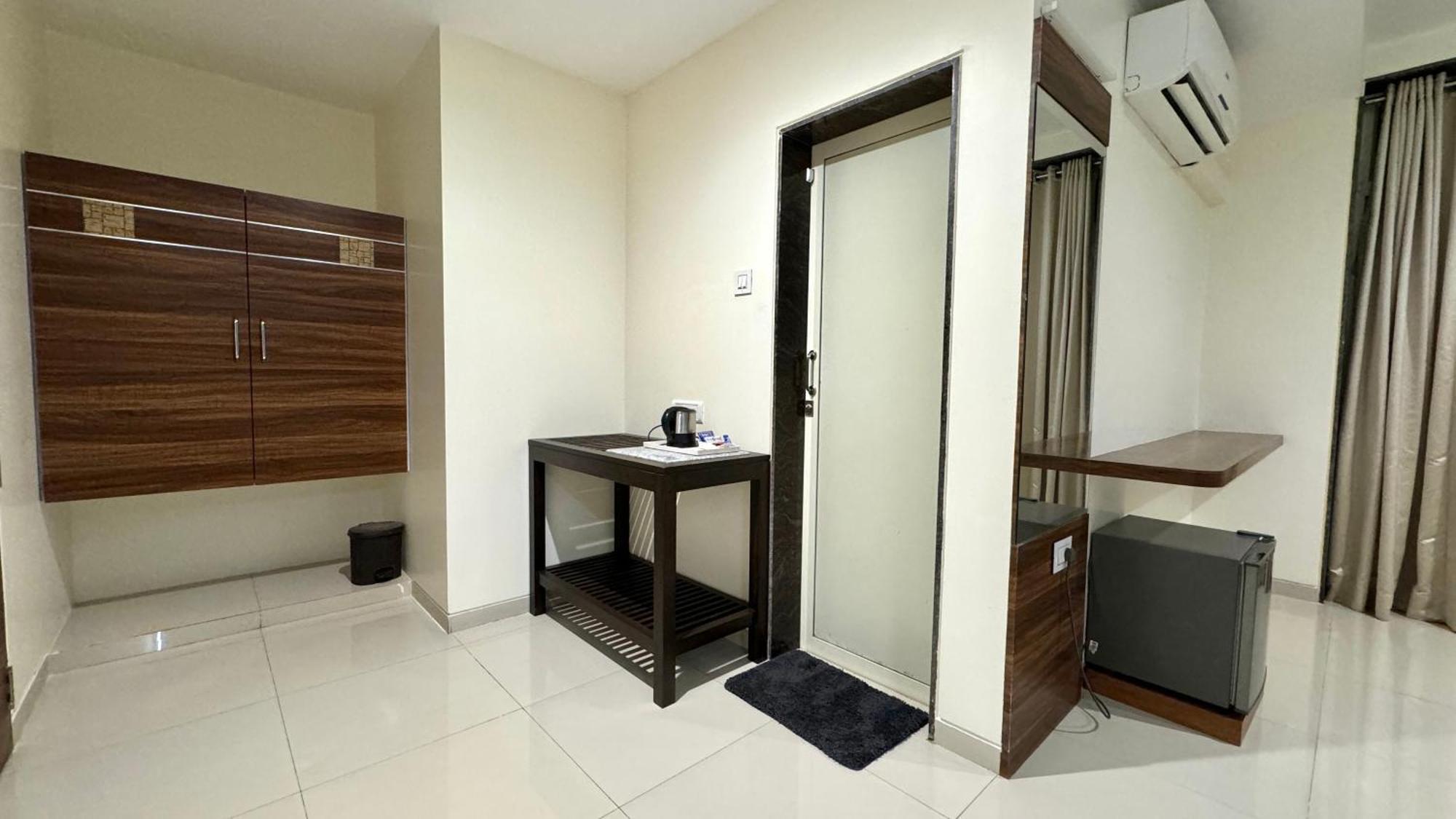 Hotel Sadhana Executive Dapoli Ngoại thất bức ảnh