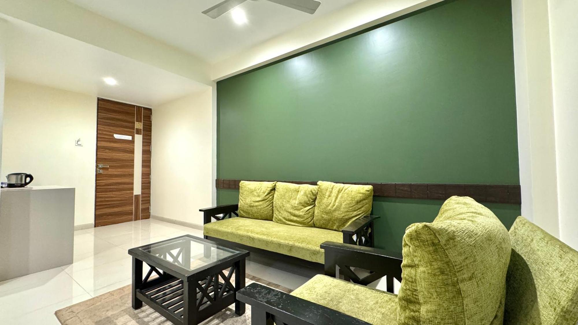 Hotel Sadhana Executive Dapoli Ngoại thất bức ảnh