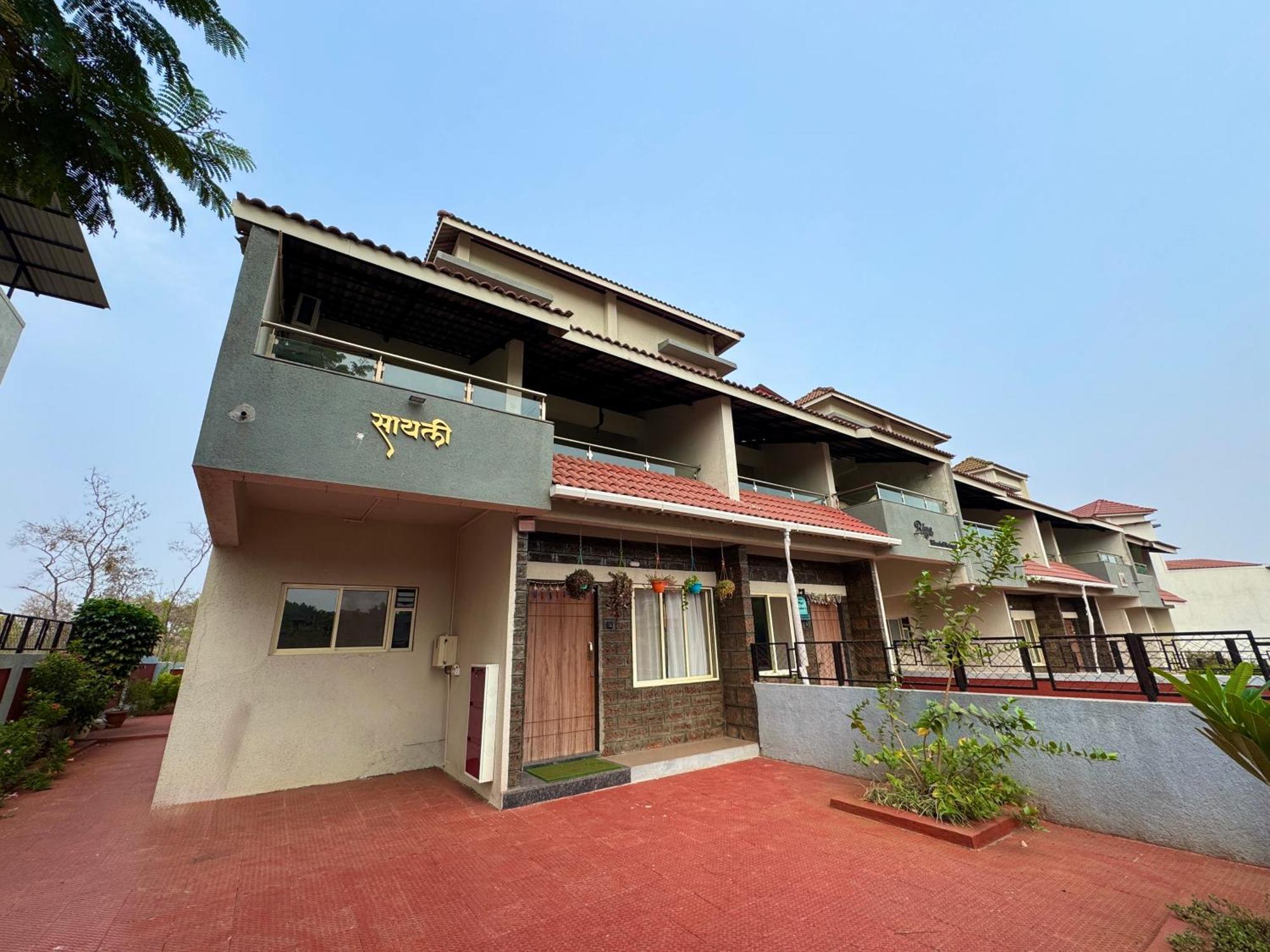 Hotel Sadhana Executive Dapoli Ngoại thất bức ảnh
